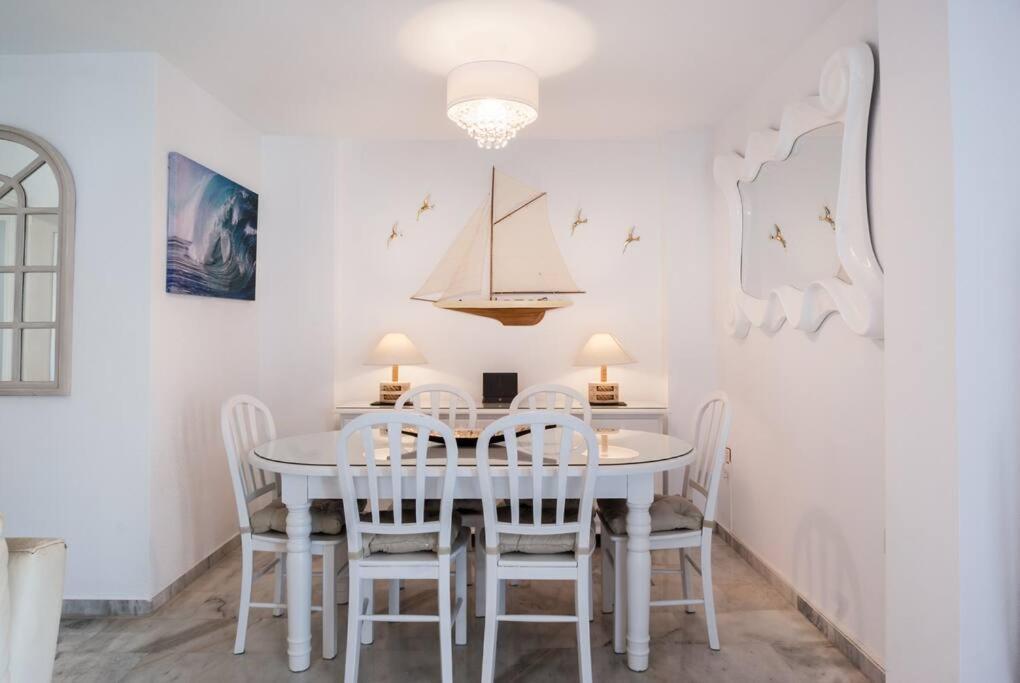 Apartamento Con Piscina Cerca Del Golf En Atalaya - Atalaya Del Golf 31 Estepona Eksteriør billede