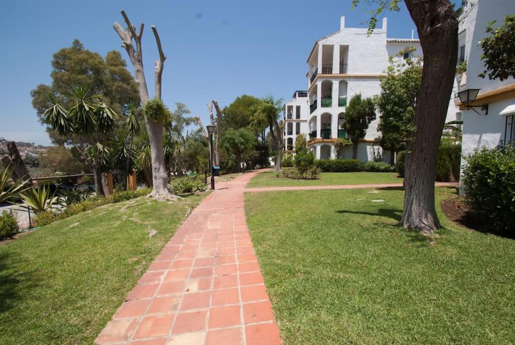 Apartamento Con Piscina Cerca Del Golf En Atalaya - Atalaya Del Golf 31 Estepona Eksteriør billede