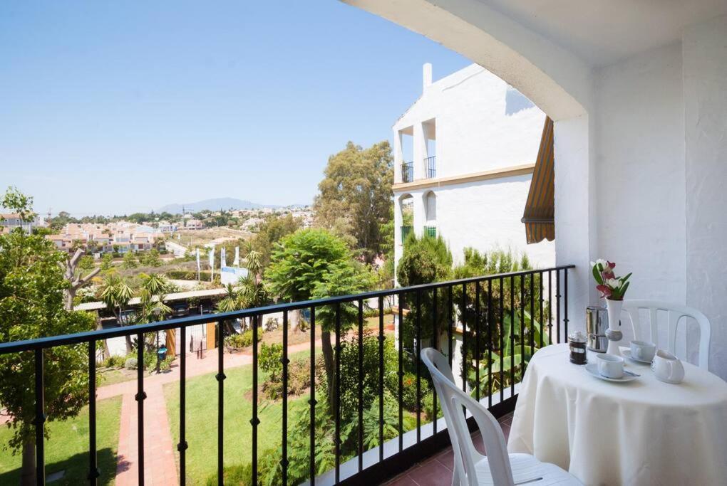 Apartamento Con Piscina Cerca Del Golf En Atalaya - Atalaya Del Golf 31 Estepona Eksteriør billede